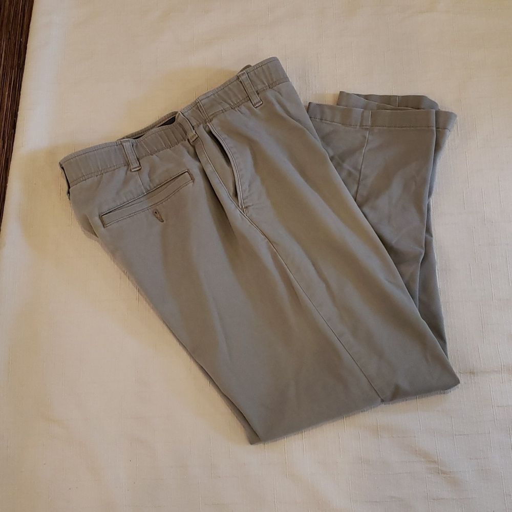 Lee's Extreme Comfort Relaxed Fit Men's Beige Chino Pants, 36" Waist 32" Inseam
